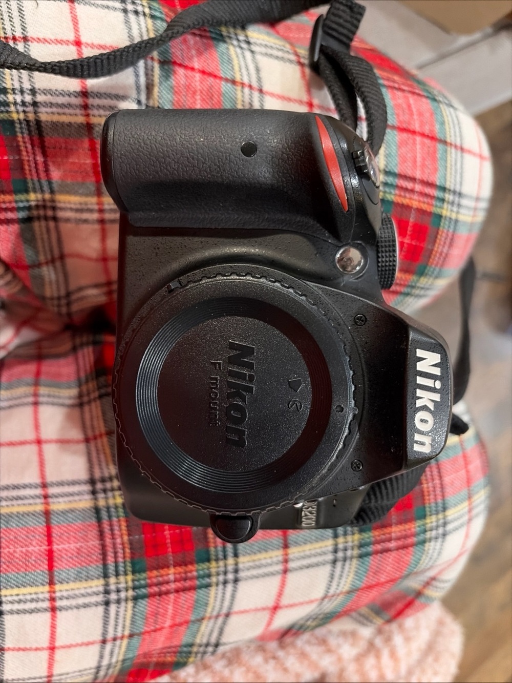 Nikon Black DSLR Camera Body D3200, with and charger
